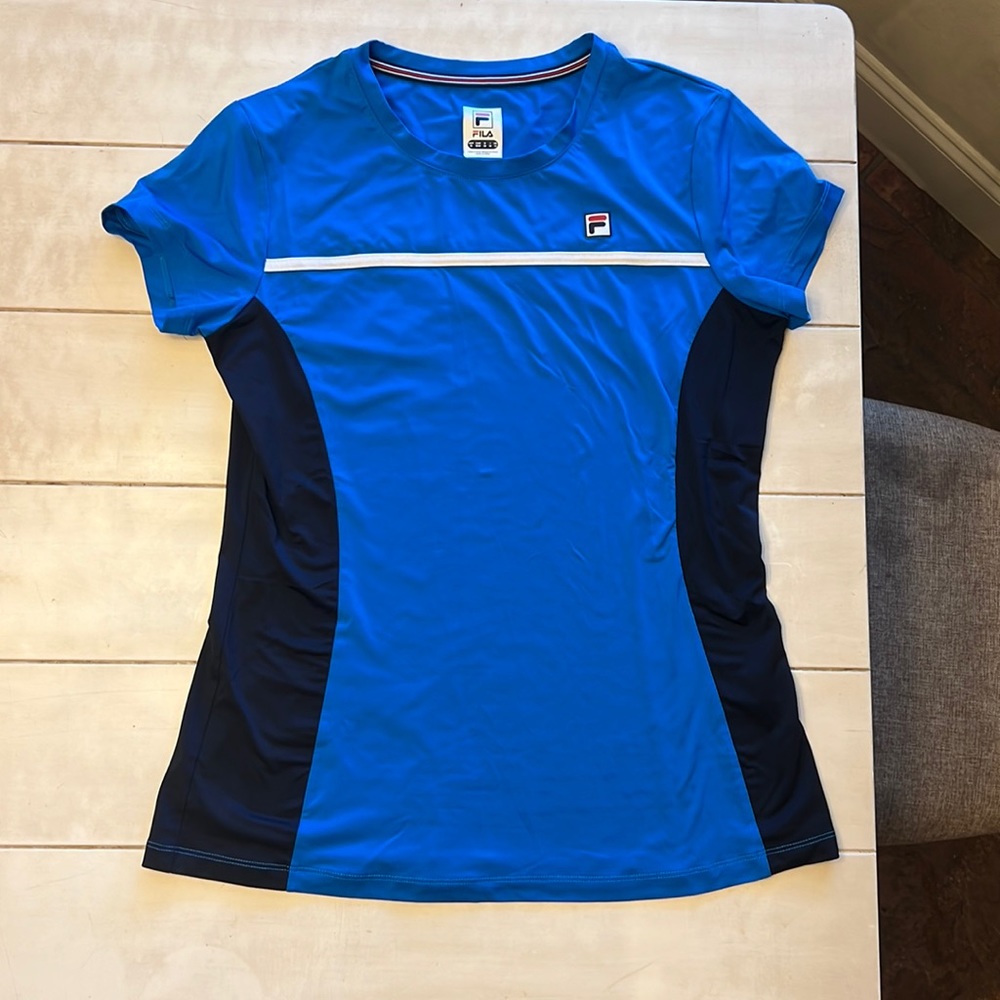 Fila short sleeve tennis shirt ladies medium